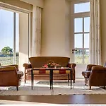 Luxury Chateau 2 & Vineyard View شقة