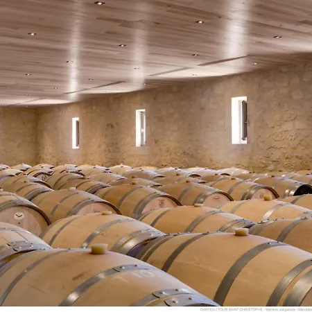 Luxury Chateau 2 & Vineyard View شقة